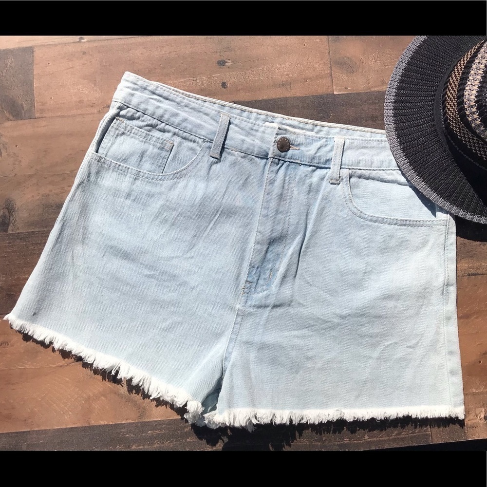 Forever 21 Light Blue Denim Sz 30 high waist fringe hem shorts NEW WITH TAGS - Picture 2 of 15
